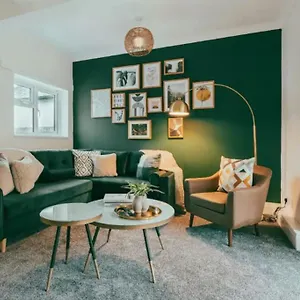 Holiday home Evergreen Lodge-wyndale-4br Wparking Bham Nec, Birmingham