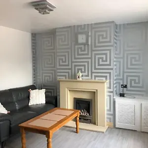 Holiday home Cosy 3 Bedroom Nec House, Free Wifi, Netflix, Driveway Parking, Sleeps 6, Ideal For Families, Contractors & Corporates, Renovated To High Standard!, Birmingham