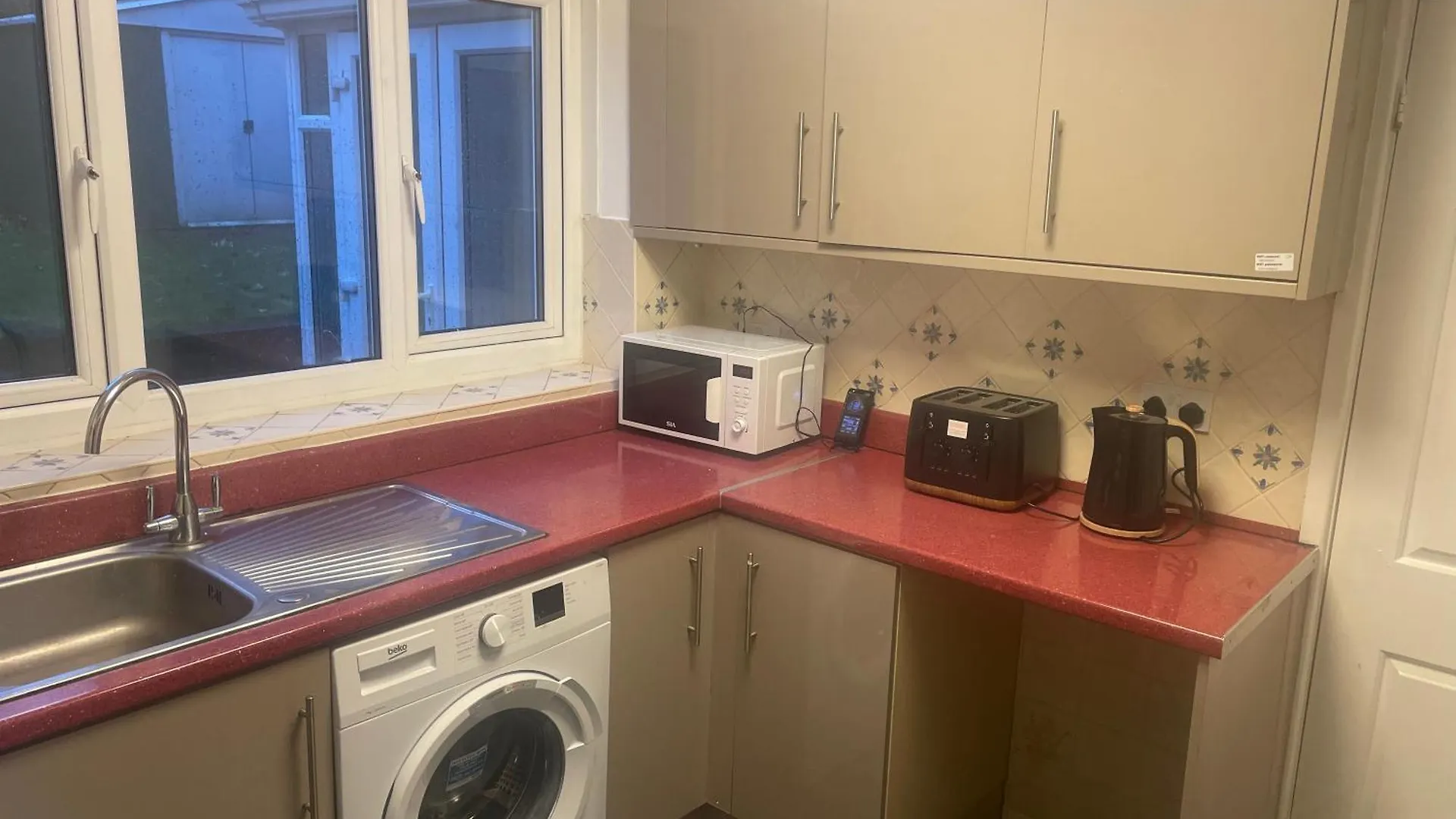 Beautiful Comfy Home In Birmingham 0*,  United Kingdom